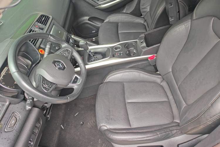 Used Renault Kadjar 2016 2.0L Two-Wheel-Drive Luxury Edition Left Front Seat
