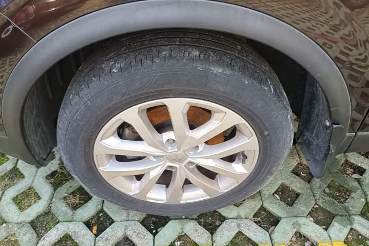 Used Renault Kadjar 2016 2.0L Two-Wheel Drive Leading Edition Left Front Wheel Hub