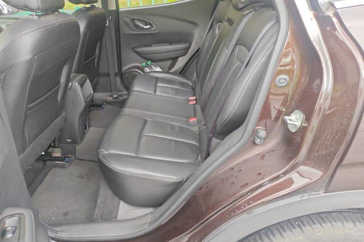 Used Renault Kadjar 2016 2.0L Two-Wheel-Drive Luxury Edition Left Rear Seat