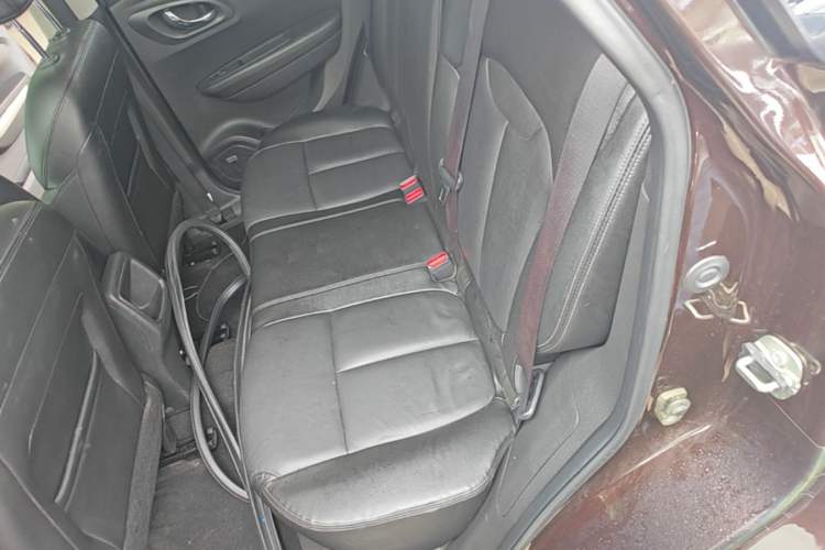 Used Renault Kadjar 2016 2.0L Two-Wheel-Drive Luxury Edition Left Rear Seat