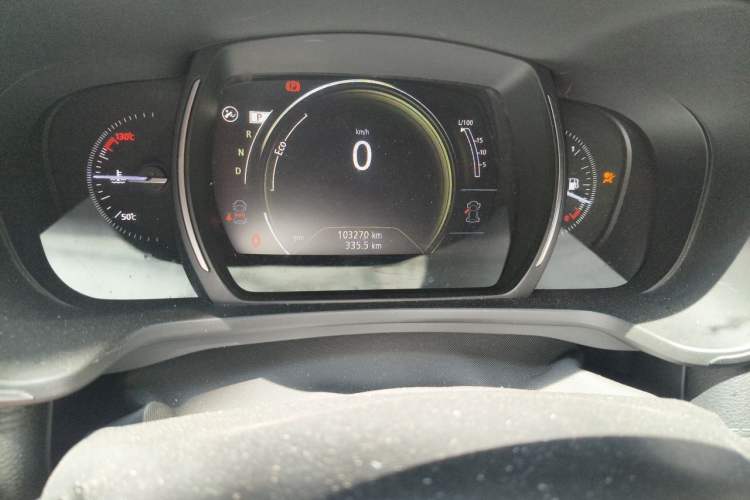 Used Renault Kadjar 2016 2.0L Two-Wheel-Drive Luxury Edition Odometer Close Up