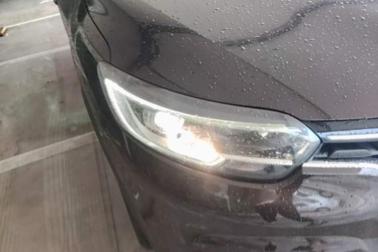 Used Renault Kadjar 2016 2.0L Two-Wheel Drive Prestige Edition Right Front Headlight