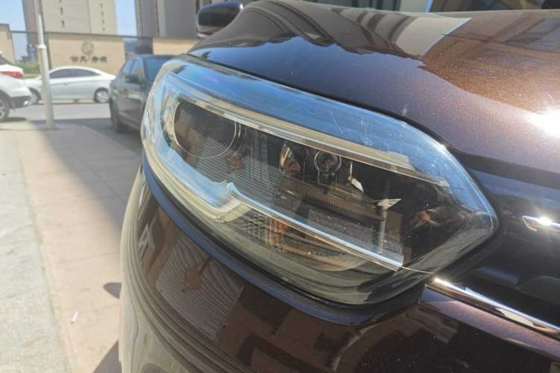 Used Renault Kadjar 2016 2.0L Two-Wheel-Drive Luxury Edition Right Front Headlight
