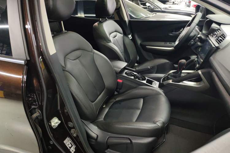 Used Renault Kadjar 2016 2.0L Two-Wheel Drive Leading Edition Right Front Seat