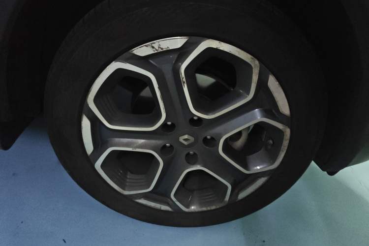 Used Renault Kadjar 2016 2.0L Two-Wheel Drive Prestige Edition Right Front Wheel Hub