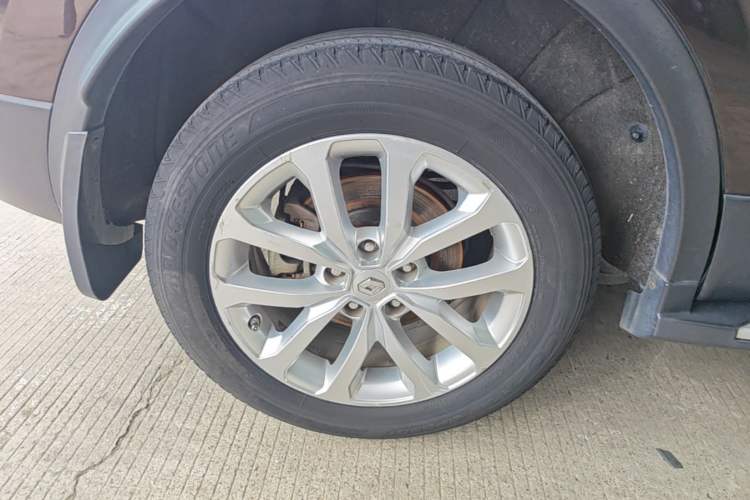 Used Renault Kadjar 2016 2.0L Two-Wheel-Drive Luxury Edition Right Rear Wheel Hub