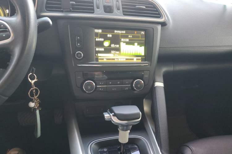 Used Renault Kadjar 2016 2.0L Two-Wheel-Drive Luxury Edition Audio And AC Panel