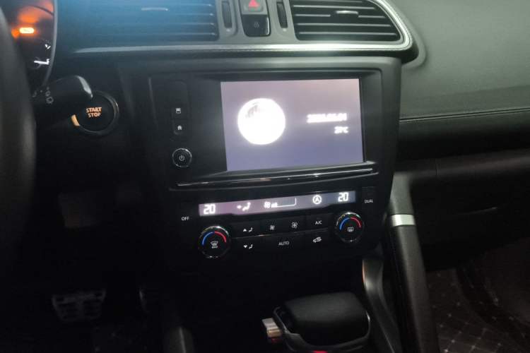 Used Renault Kadjar 2016 2.0L Two-Wheel Drive Prestige Edition Audio And AC Panel