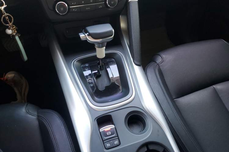 Used Renault Kadjar 2016 2.0L Two-Wheel-Drive Luxury Edition Gear Lever