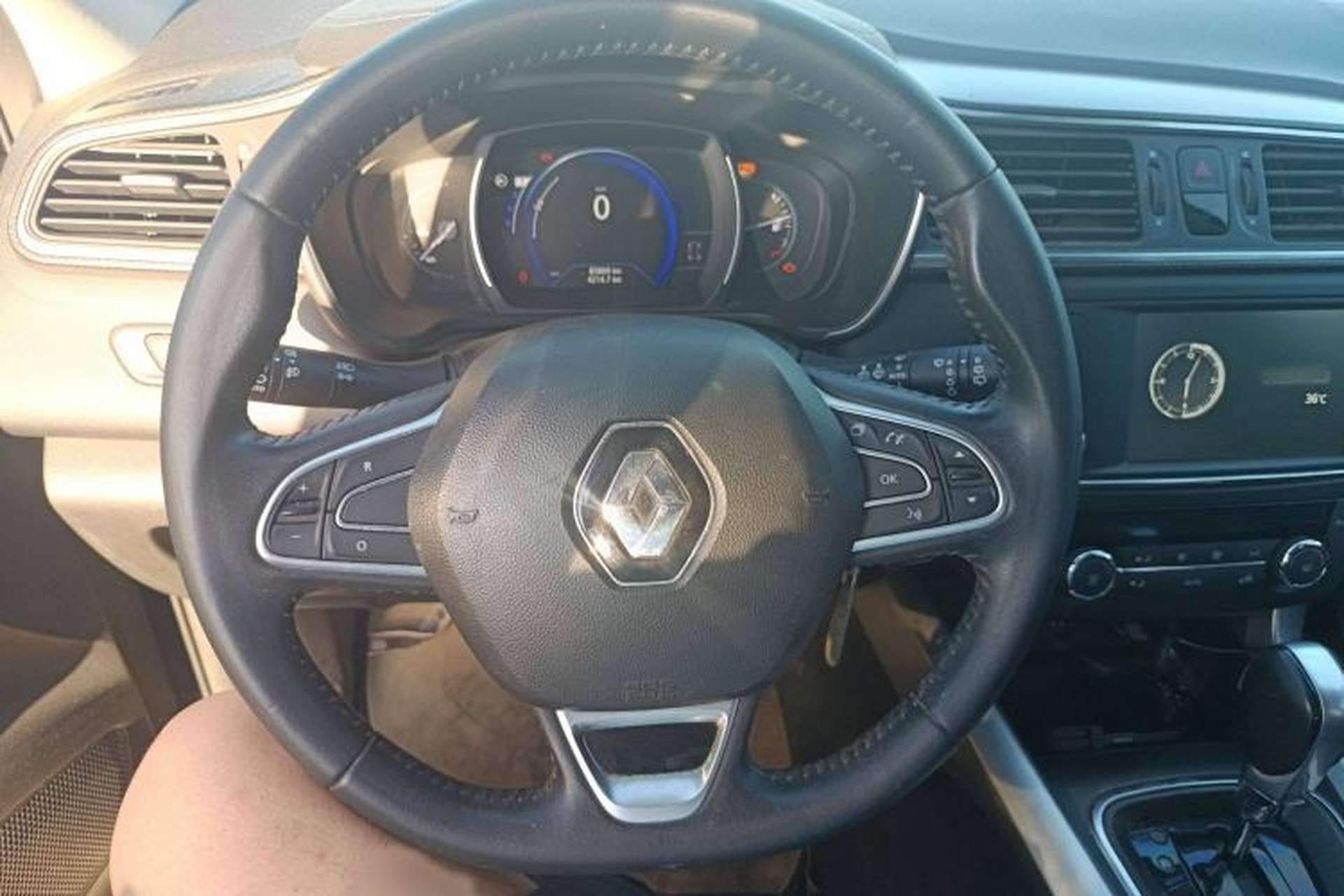 Used Renault Kadjar 2016 2.0L Two-Wheel-Drive Luxury Edition Interior 6