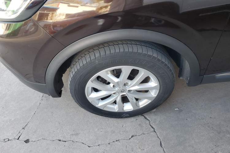 Used Renault Kadjar 2016 2.0L Two-Wheel-Drive Luxury Edition Left Front Wheel Hub