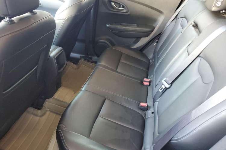 Used Renault Kadjar 2016 2.0L Two-Wheel-Drive Luxury Edition Left Rear Seat