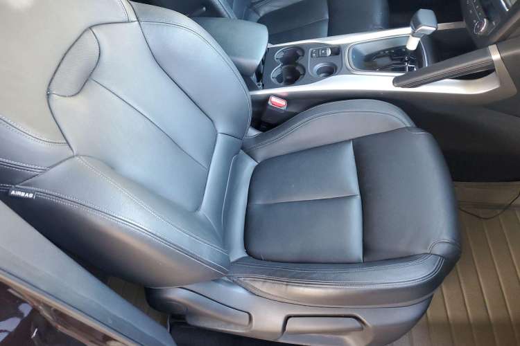 Used Renault Kadjar 2016 2.0L Two-Wheel-Drive Luxury Edition Right Front Seat