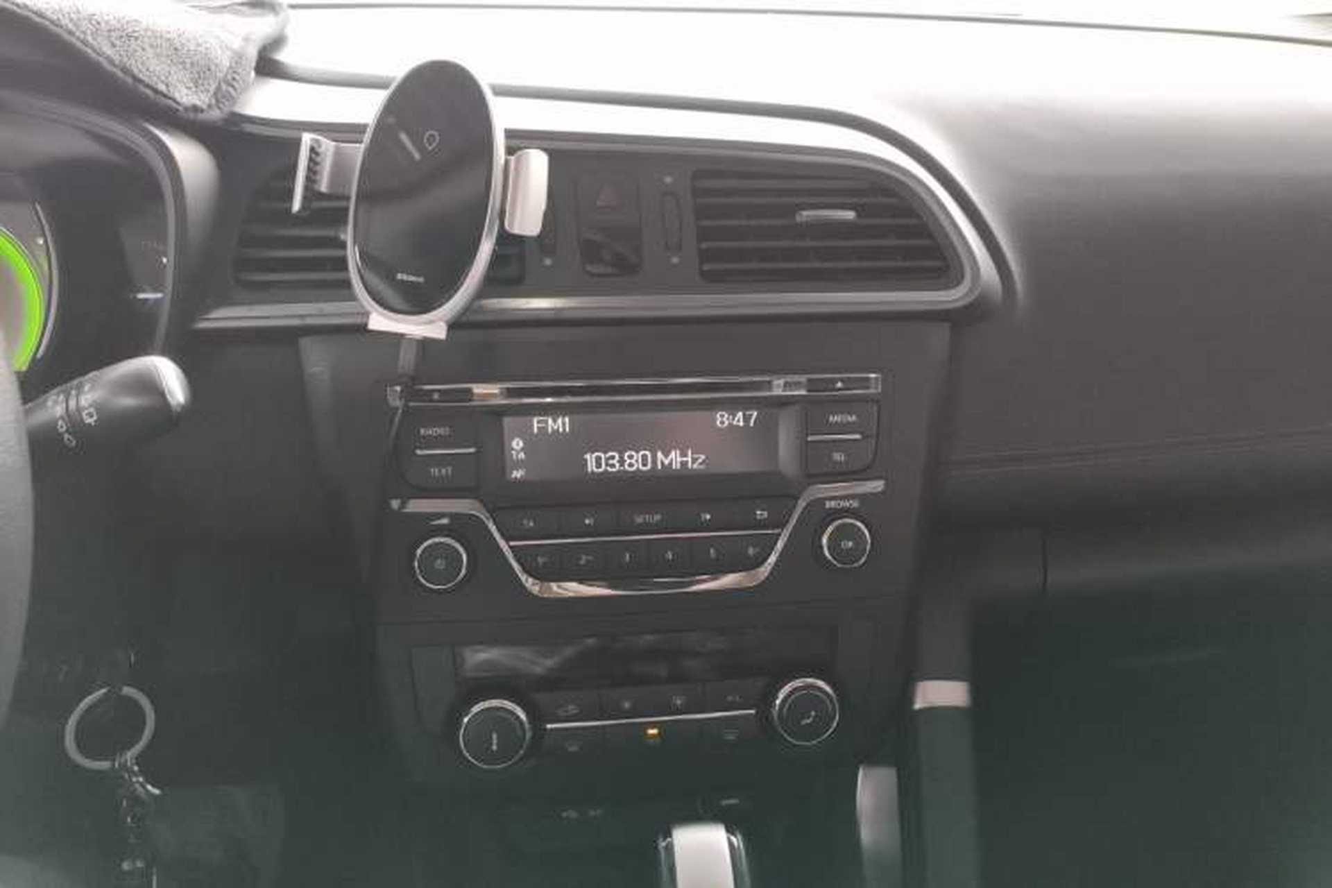 Used Renault Kadjar 2016 2.0L Two-Wheel Drive Comfort Edition Audio And AC Panel
