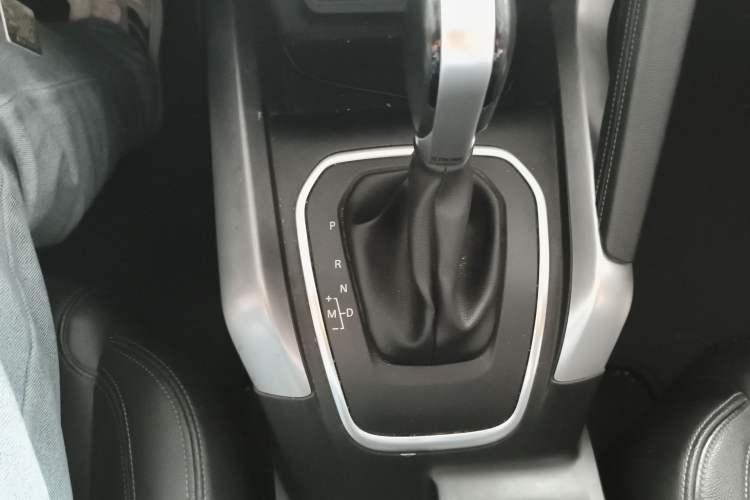 Used Renault Kadjar 2016 2.0L Two-Wheel Drive Comfort Edition Gear Lever