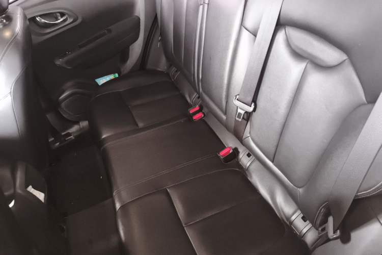 Used Renault Kadjar 2016 2.0L Two-Wheel Drive Comfort Edition Left Rear Seat