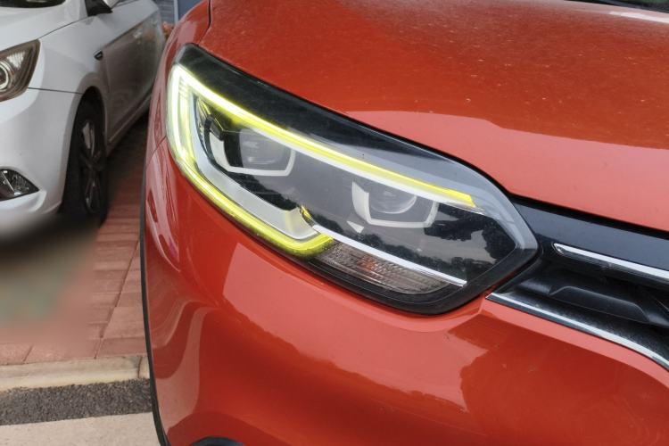Used Renault Kadjar 2016 2.0L Two-Wheel Drive Comfort Edition Right Front Headlight
