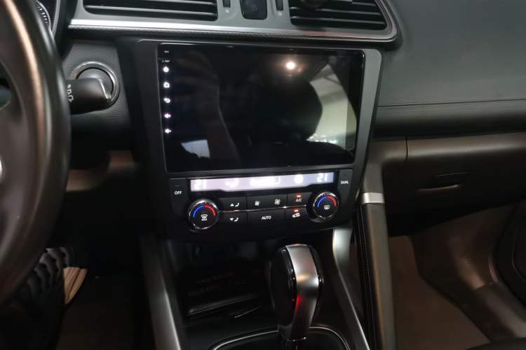 Used Renault Kadjar 2016 2.0L Two-Wheel Drive Prestige Edition Audio And AC Panel