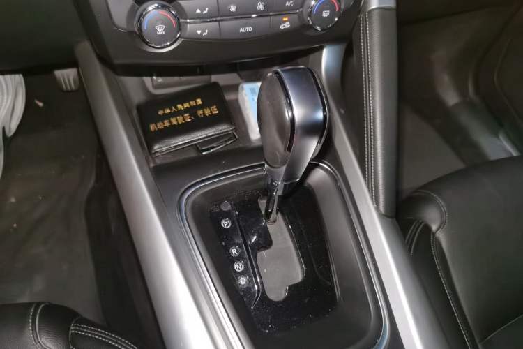 Used Renault Kadjar 2016 2.0L Two-Wheel Drive Prestige Edition Gear Lever