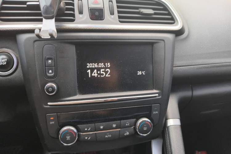 Used Renault Kadjar 2016 2.0L Two-Wheel Drive Prestige Edition Audio And AC Panel