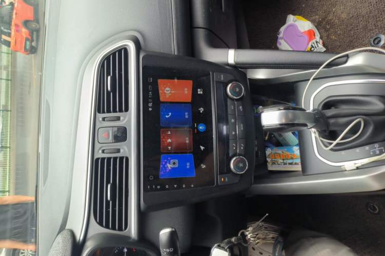 Used Renault Kadjar 2016 2.0L Two-Wheel Drive Comfort Edition Audio And AC Panel