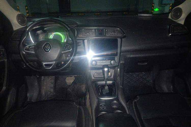 Used Renault Kadjar 2016 2.0L Two-Wheel-Drive Luxury Edition Center Console