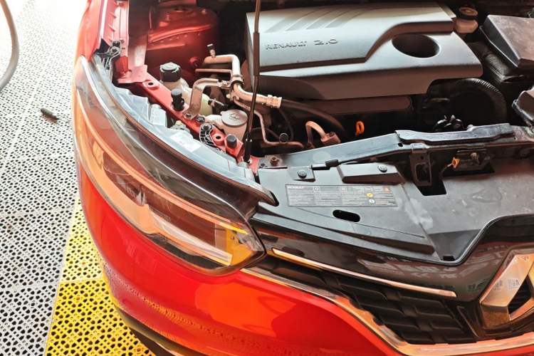 Used Renault Kadjar 2016 2.0L Two-Wheel-Drive Luxury Edition Engine Bay Right