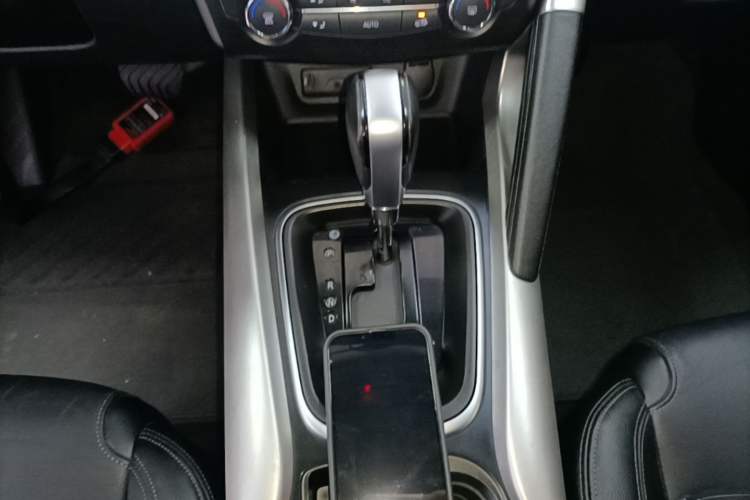 Used Renault Kadjar 2016 2.0L Two-Wheel-Drive Luxury Edition Gear Lever