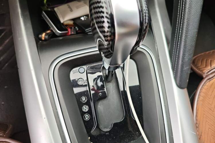 Used Renault Kadjar 2016 2.0L Two-Wheel-Drive Luxury Edition Gear Lever