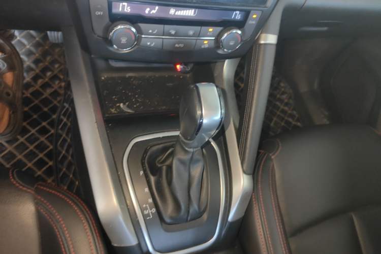 Used Renault Kadjar 2016 2.0L Two-Wheel Drive Leading Edition Gear Lever