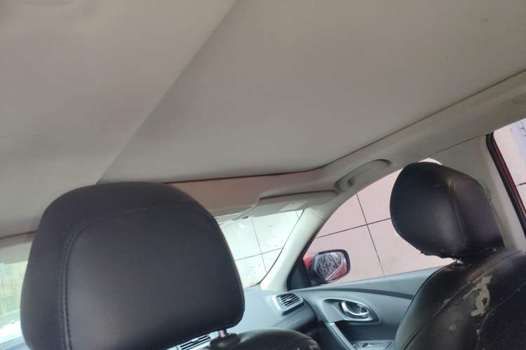 Used Renault Kadjar 2016 2.0L Two-Wheel Drive Leading Edition Headliner