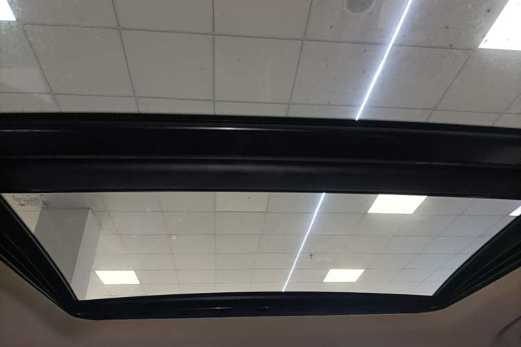 Used Renault Kadjar 2016 2.0L Two-Wheel-Drive Luxury Edition Headliner