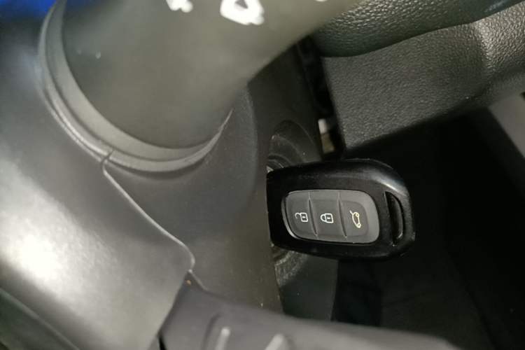 Used Renault Kadjar 2016 2.0L Two-Wheel-Drive Luxury Edition Interior 1
