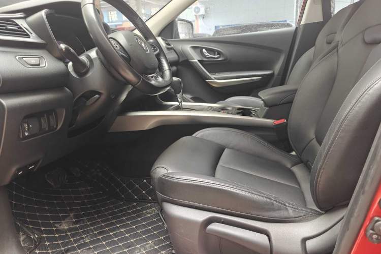Used Renault Kadjar 2016 2.0L Two-Wheel-Drive Luxury Edition Interior 3