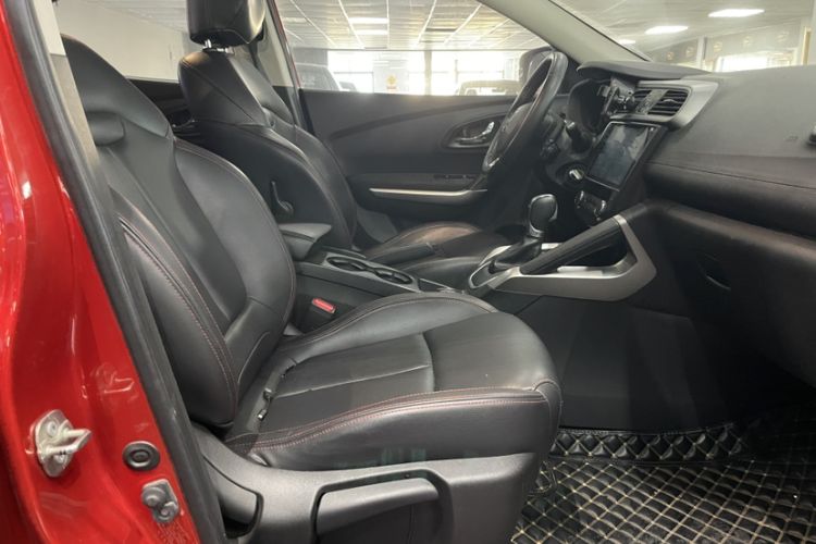 Used Renault Kadjar 2016 2.0L Two-Wheel Drive Leading Edition Interior 3