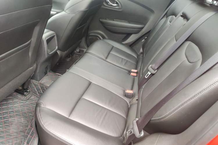 Used Renault Kadjar 2016 2.0L Two-Wheel-Drive Luxury Edition Left Rear Seat