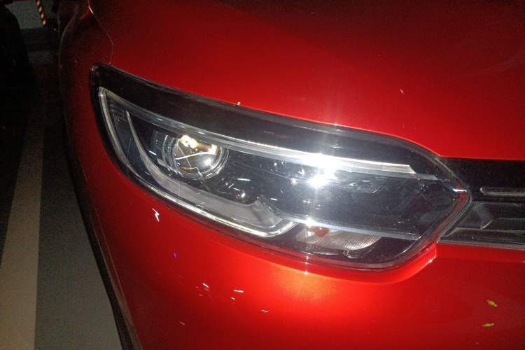 Used Renault Kadjar 2016 2.0L Two-Wheel Drive Prestige Edition Right Front Headlight