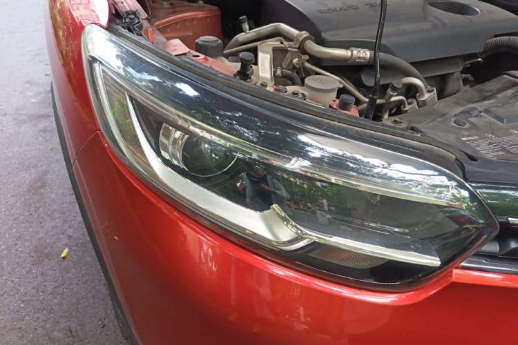 Used Renault Kadjar 2016 2.0L Two-Wheel-Drive Luxury Edition Right Front Headlight