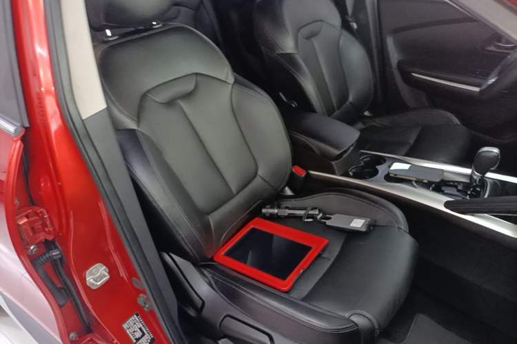 Used Renault Kadjar 2016 2.0L Two-Wheel-Drive Luxury Edition Right Front Seat