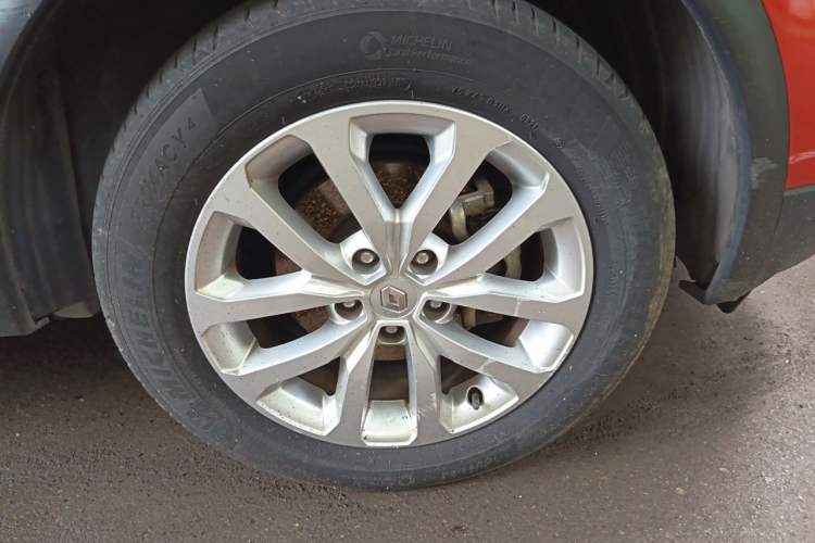 Used Renault Kadjar 2016 2.0L Two-Wheel-Drive Luxury Edition Right Front Wheel Hub