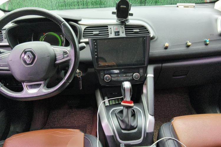 Used Renault Kadjar 2016 2.0L Two-Wheel Drive Leading Edition Center Console