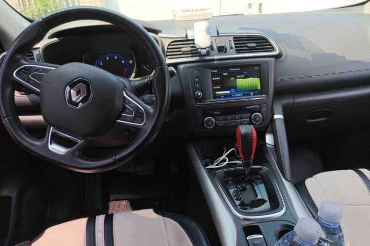 Used Renault Kadjar 2016 2.0L Two-Wheel-Drive Luxury Edition Center Console