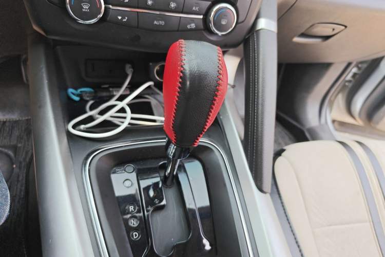 Used Renault Kadjar 2016 2.0L Two-Wheel-Drive Luxury Edition Gear Lever