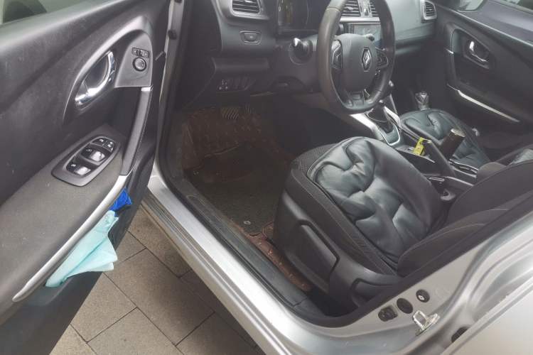 Used Renault Kadjar 2016 2.0L Two-Wheel Drive Comfort Edition Interior 3