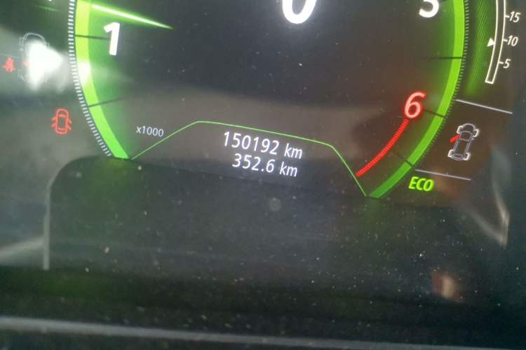 Used Renault Kadjar 2016 2.0L Two-Wheel Drive Comfort Edition Odometer Close Up
