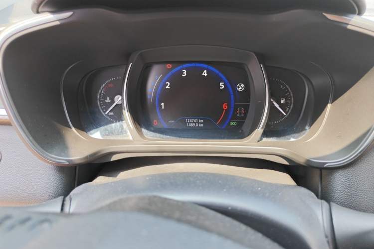Used Renault Kadjar 2016 2.0L Two-Wheel-Drive Luxury Edition Odometer Close Up