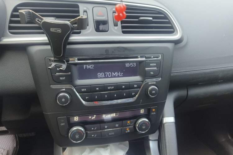 Used Renault Kadjar 2016 2.0L Two-Wheel Drive Leading Edition Audio And AC Panel