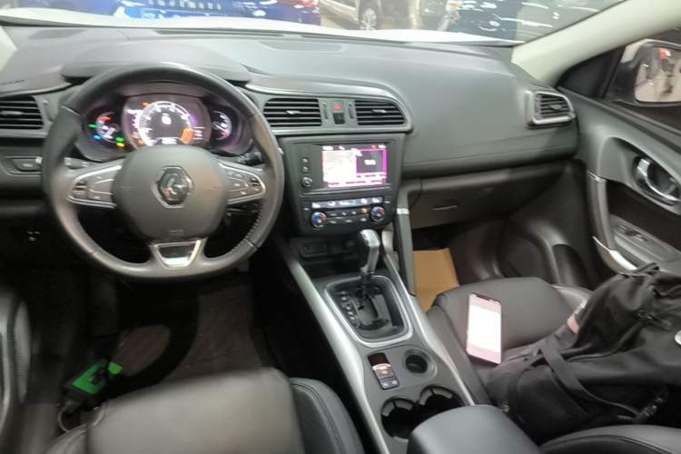 Used Renault Kadjar 2016 2.0L Two-Wheel-Drive Luxury Edition Audio And AC Panel