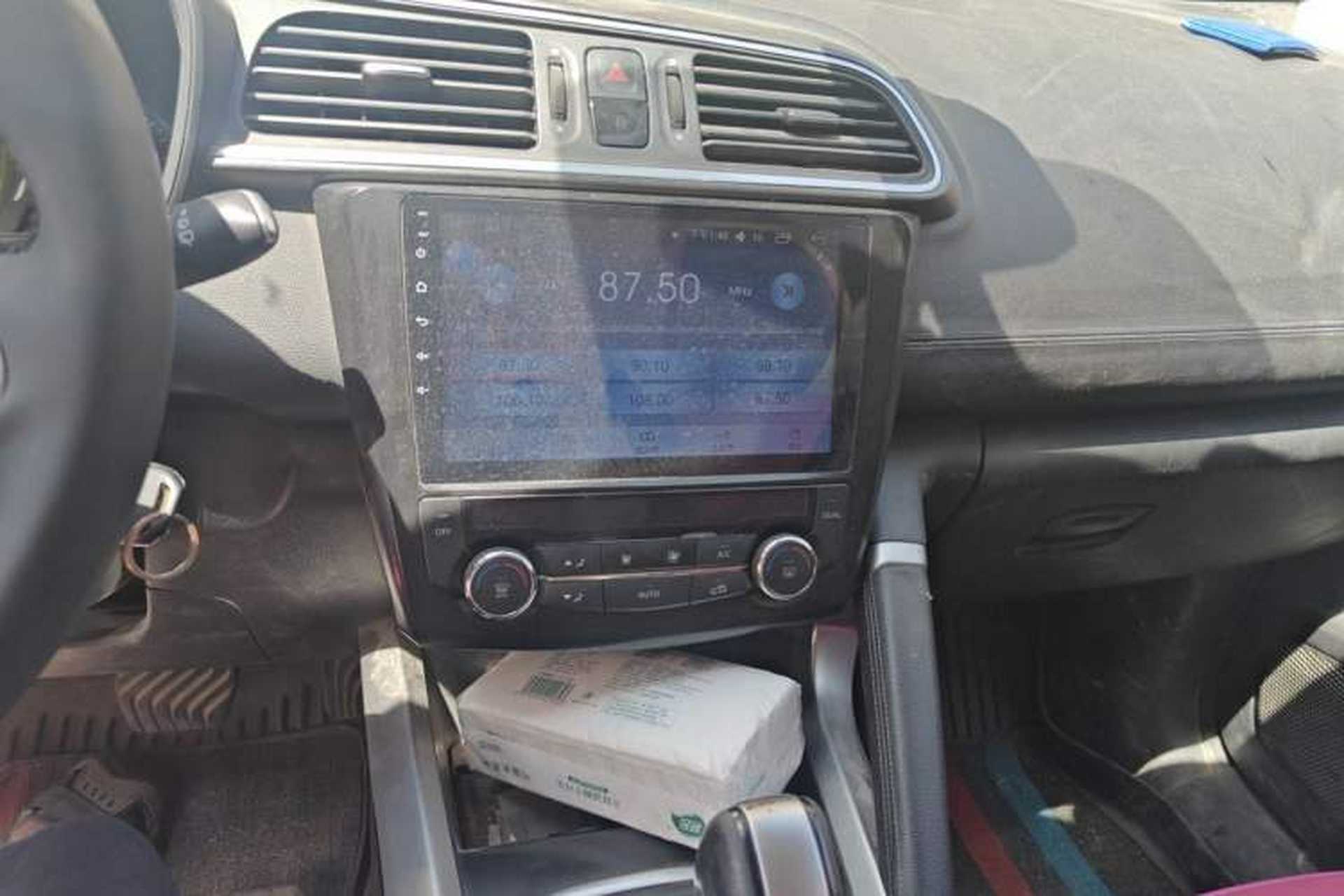 Used Renault Kadjar 2016 2.0L Two-Wheel Drive Leading Edition Audio And AC Panel