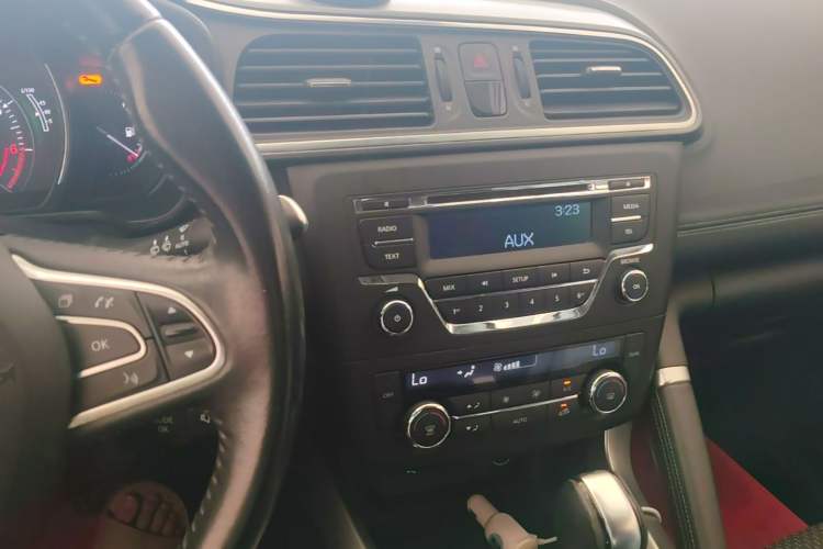 Used Renault Kadjar 2016 2.0L Two-Wheel Drive Leading Edition Audio And AC Panel